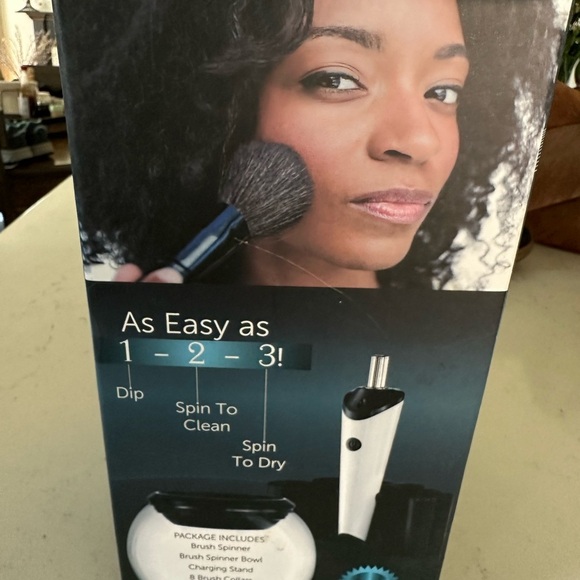 Luxe Brush Spinner in Teal and Black - Picture 4 of 7